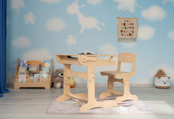 Montessori Kinderen Stuurmeubilair Set Op maat Houten bureau en stoel met krijt tafelblad