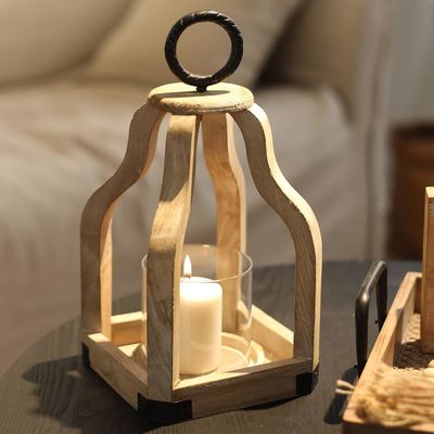 Houten kaarslamp met glazen kaarshouder
