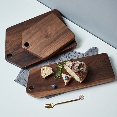 Gepersonaliseerd logo geaccepteerd Handgemaakte Noordse stijl bergvorm Zwarte walnoot brood bord