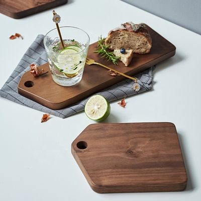 Gepersonaliseerd logo geaccepteerd Handgemaakte Noordse stijl bergvorm Zwarte walnoot brood bord