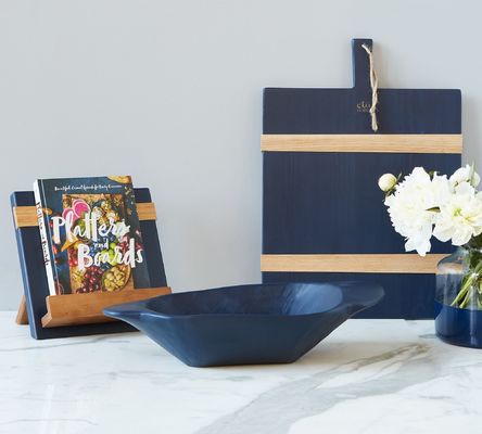 Handgemaakte kookboekhouders van gerecycled hout