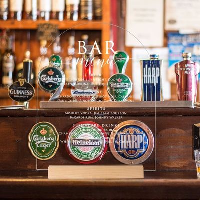 Als uw verzoek Acryl drankjes bar lijst trouwbord met houten stand gepersonaliseerd