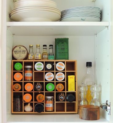 Keuken Essentiële bamboe Hout Spice Rack met schaduwdozen en verstelbare drijvende plank