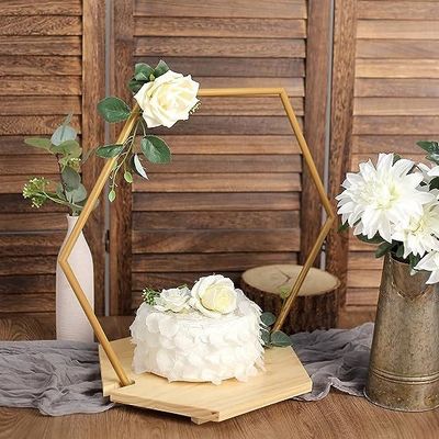 Gepersonaliseerde zeshoekige houten cake stand met metaal frame bamboe en walnoot met korting