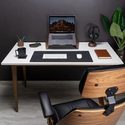 Desktop Houten laptopstandhouder met aangepaste grootte 19 "x 9.5" en lasergrave