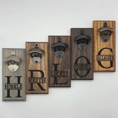Houten beer flesopener Wandkoelkast Mount Gepersonaliseerde gebrande druk voor cadeautjes