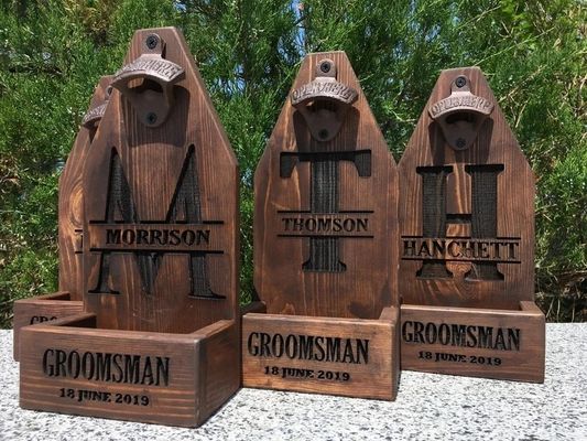 Gepersonaliseerde Houten Wand Montage Bier Fles Opener Voor Bruiloft Bruidegom Gift