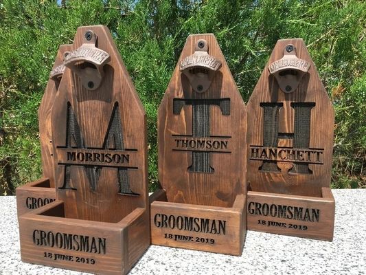 Gepersonaliseerde Houten Wand Montage Bier Fles Opener Voor Bruiloft Bruidegom Gift