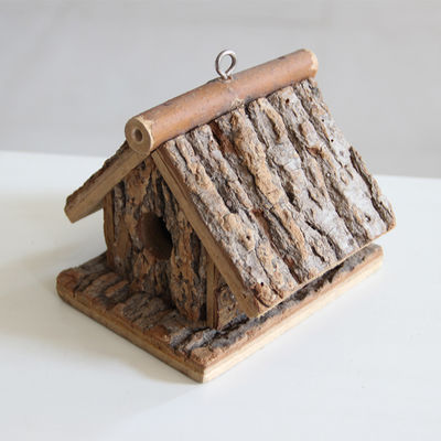 Met zijscherm gedrukt houten vogelhuis, handgemaakt en milieuvriendelijk