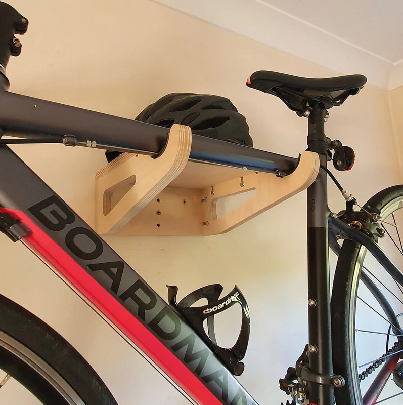 Woonkamer Houten fiets wandmontage met plank Multifunctioneel en slim opslagontwerp