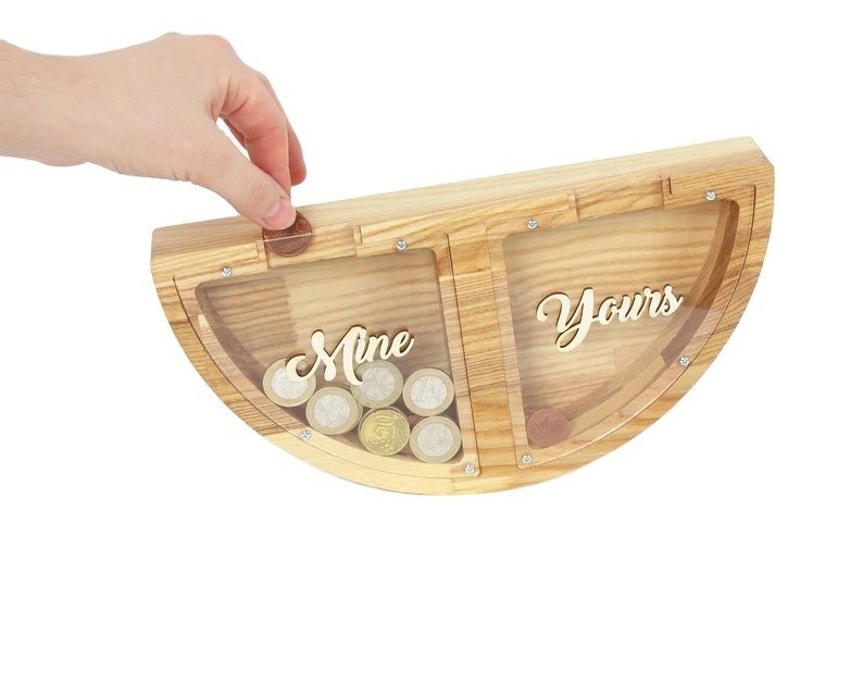 Gepersonaliseerde houten varkensbank MINE YOURS Design Bespaar geld op een leuke en creatieve manier