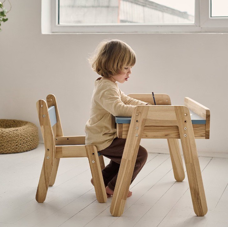 Kinders slaapkamer set hoge hoeveelheid houten kinder bureau en stoelen voor Montessori meubels