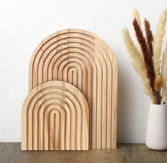 Gepersonaliseerd logo Acceptabel regenboogvormig houtsnijplank voor keukenversiering