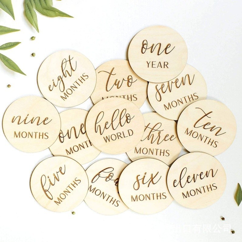 Persoonlijke grootte gecompliceerd hout baby Maandelijkse mijlpaal kaarten Ideaal voor de geboorte aankondiging pasgeboren
